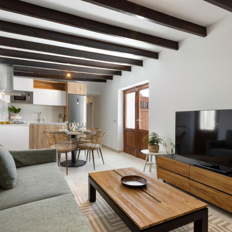 Roseta 1 by Escape Home - Two-Bedroom Apartment with Terrace - 11