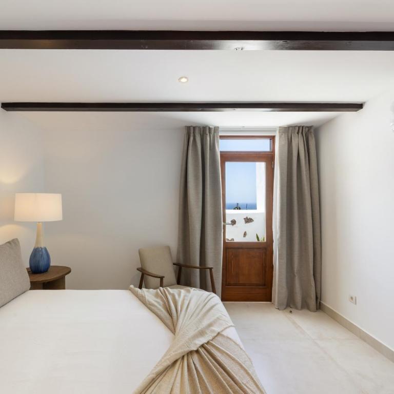 Roseta 1 by Escape Home - Two-Bedroom Apartment with Terrace - 14