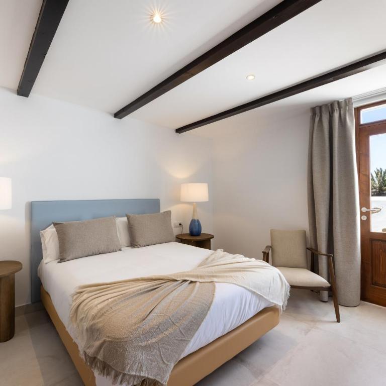 Roseta 1 by Escape Home - Two-Bedroom Apartment with Terrace - 15