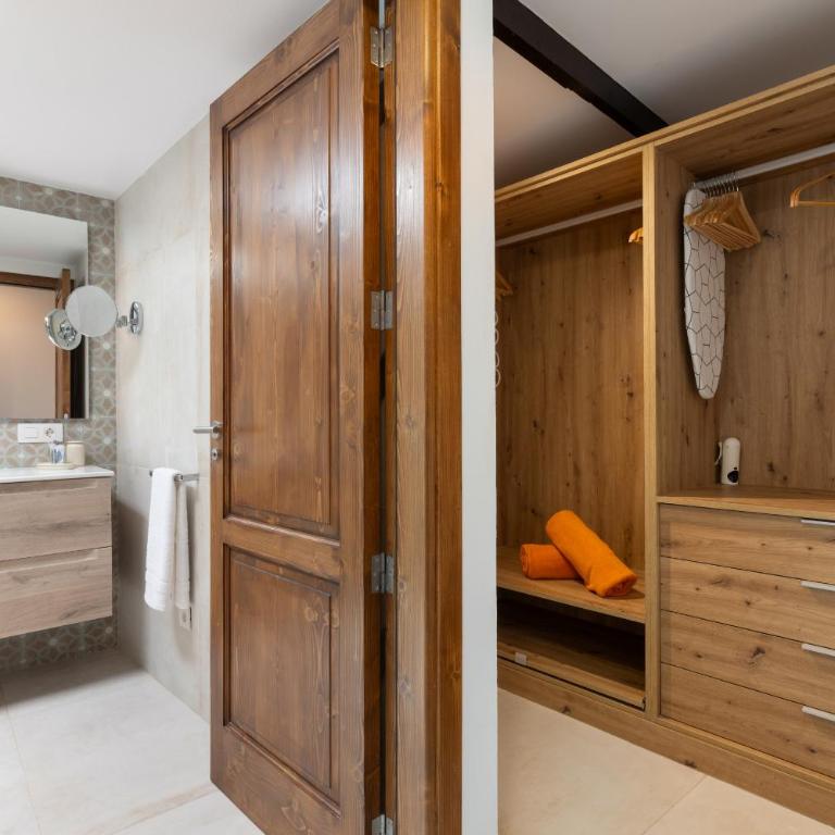 Roseta 1 by Escape Home - Two-Bedroom Apartment with Terrace - 17