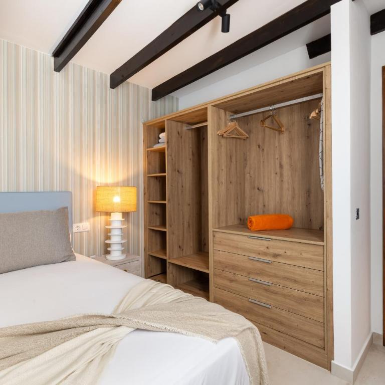 Roseta 1 by Escape Home - Two-Bedroom Apartment with Terrace - 19