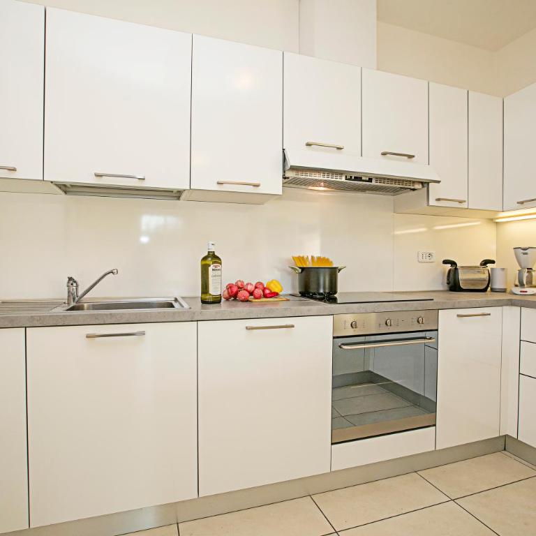 Torbole Relax, Pool & Balcony Apartment - Apartment with Balcony - 2