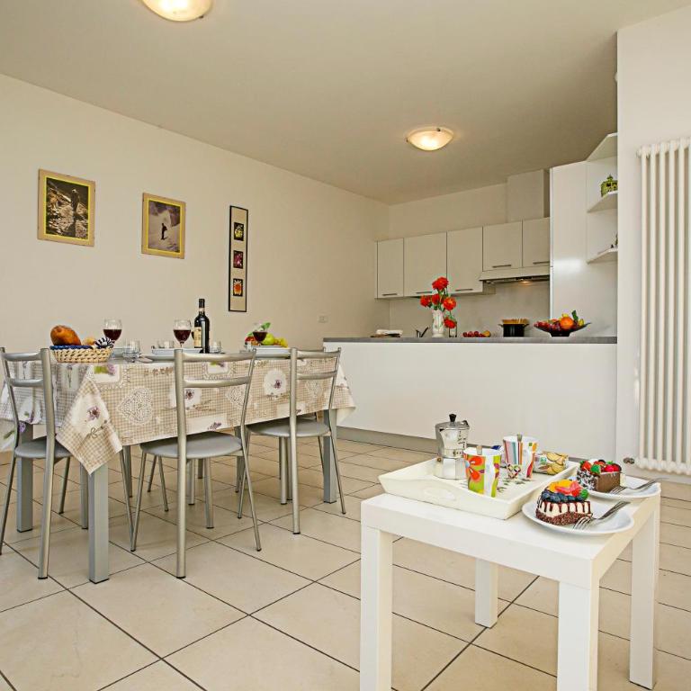 Torbole Relax, Pool & Balcony Apartment - Apartment with Balcony - 3