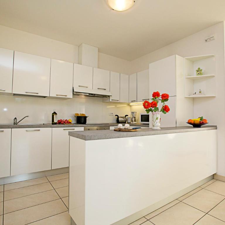 Torbole Relax, Pool & Balcony Apartment - Apartment with Balcony - 4