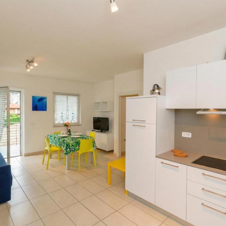 Torbole Relax, Pool & Balcony Apartment - Apartment with Balcony - 8