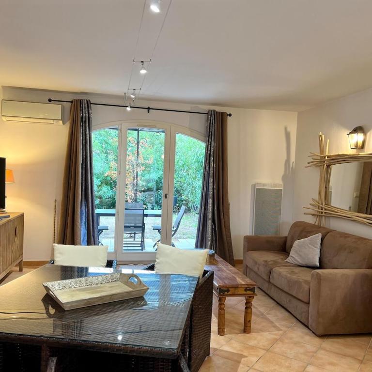 Maison Pont Royal l 6 pers l Pisc l Jardin l Golf - Maison 2 Chambres - 15