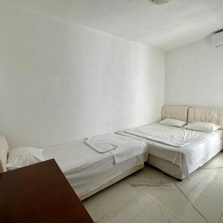 Garden studio apartmans - One-Bedroom Apartment - 4