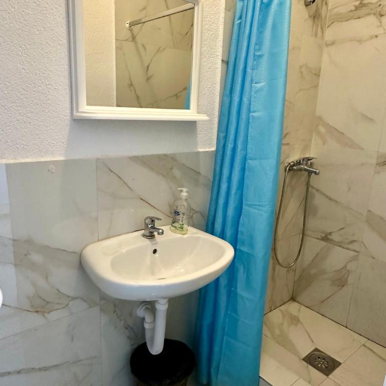 Garden studio apartmans - One-Bedroom Apartment - 11