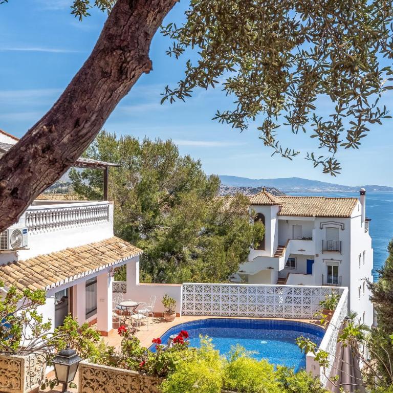 Exclusive Villa, Wonderful Garden, Private Heated Pool - Villa with Private Pool - 10