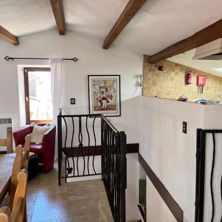 Authentic Old Antibes Duplex with Seaview Terrace - Apartment mit 3 Schlafzimmern - 20