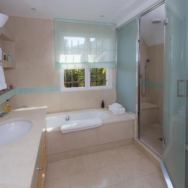 Splendid Villa near Valbonne - Villa - 10