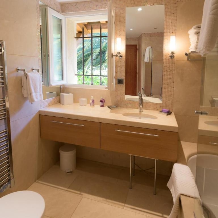 Splendid Villa near Valbonne - Villa - 17