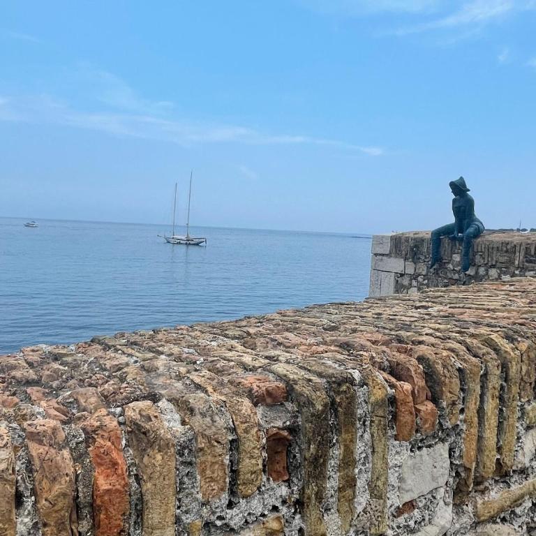 Authentic Old Antibes Duplex with Seaview Terrace - Apartment mit 3 Schlafzimmern - 40