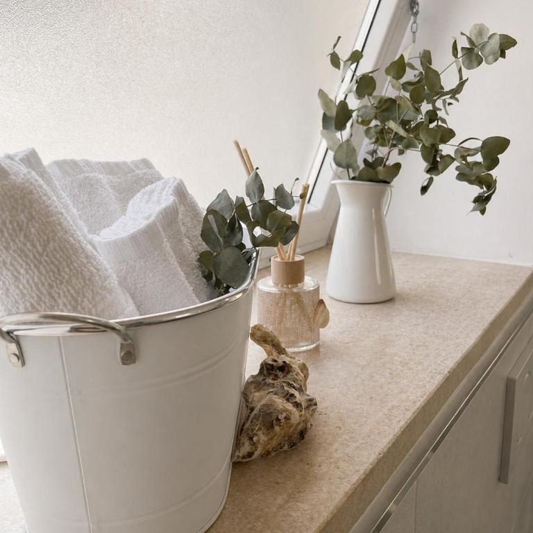 RestHouse The Village - Camera Matrimoniale con Bagno Privato - 1