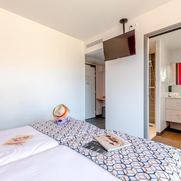 Sure Hotel by Best Western Saint-Raphael Le Dramont - Chambre Lit Queen-Size Standard avec Balcon - Non-Fumeurs - 3
