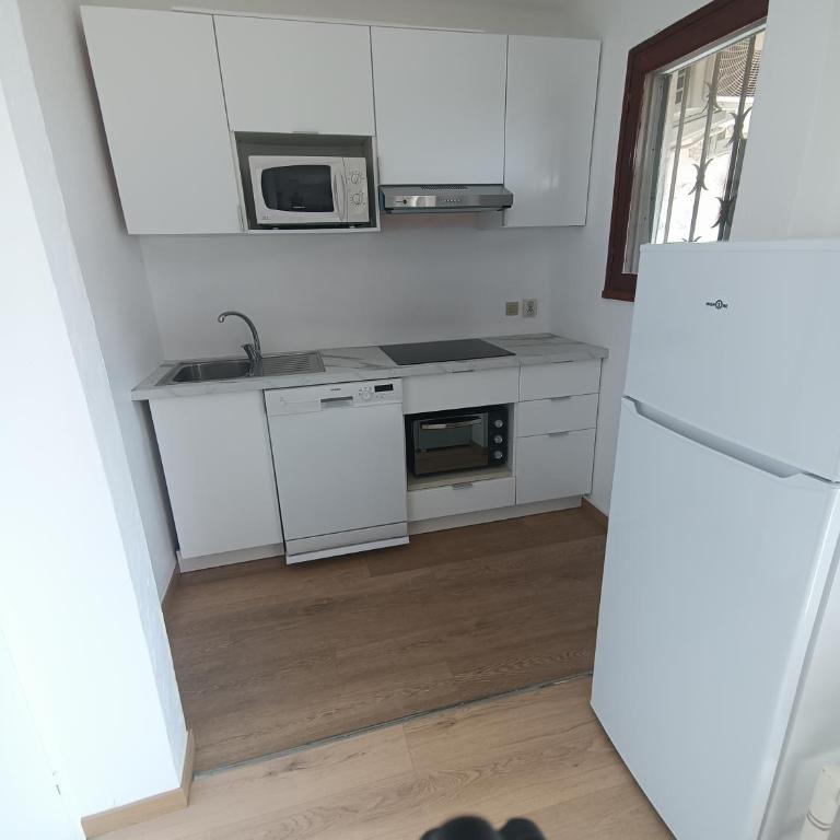 les campanules - Two-Bedroom Apartment with Balcony - 10