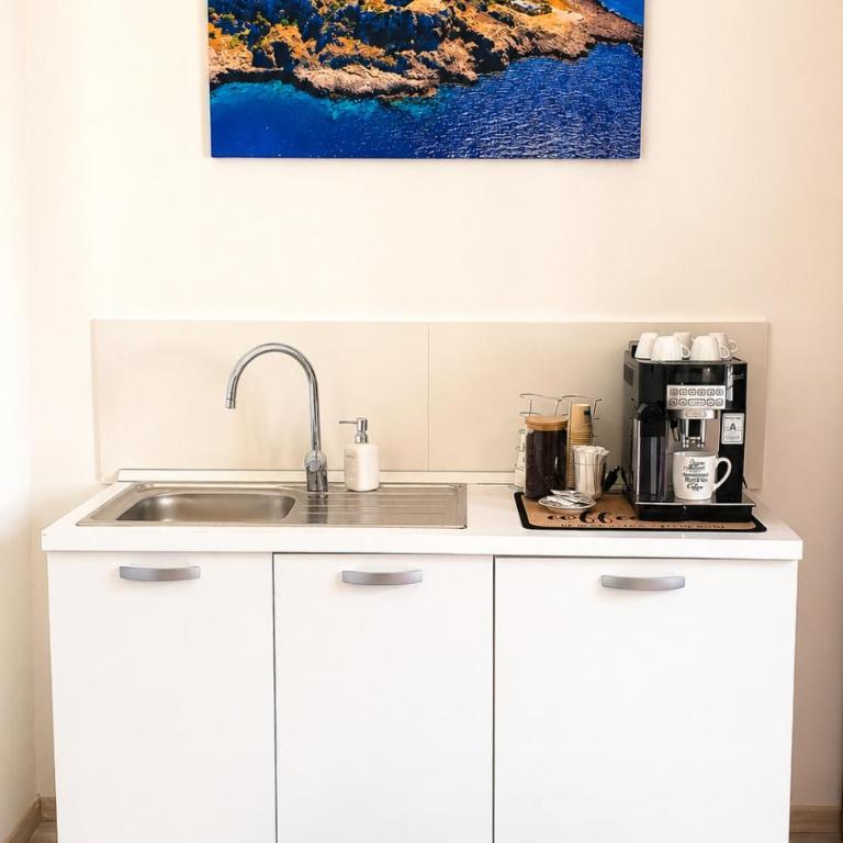 RestHouse The Village - Camera Matrimoniale con Bagno Privato - 12