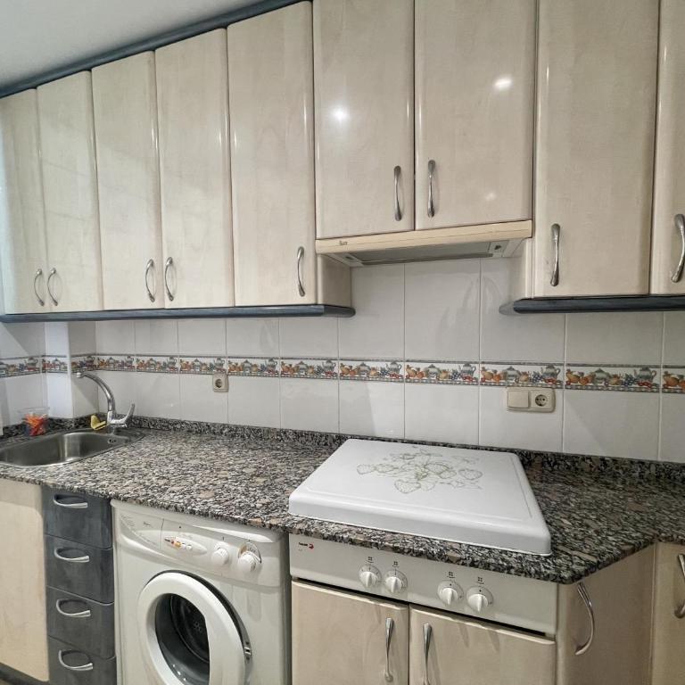 Gavina Sea Front R127 R128 - Apartment - 4