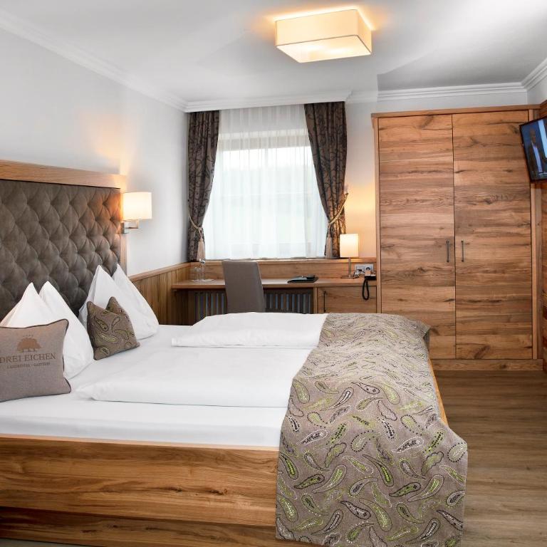 Landhotel Drei Eichen - Kleines Doppelzimmer mit Blick auf die Straße. - 5
