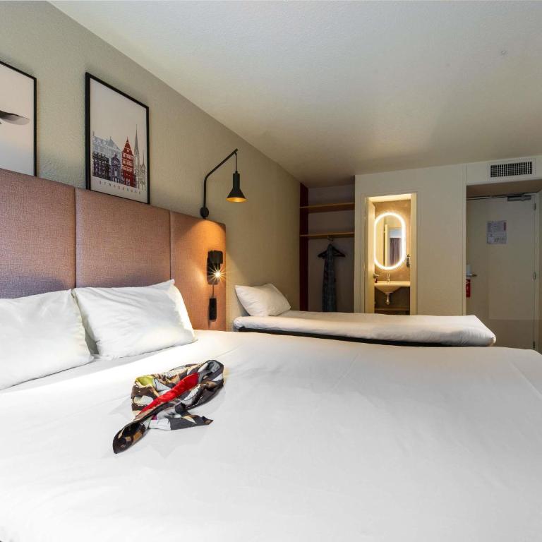 ibis Strasbourg Centre Petite France - Chambre Supérieure avec 1 lit Queen-Size et 1 Canapé-Lit Double - 5