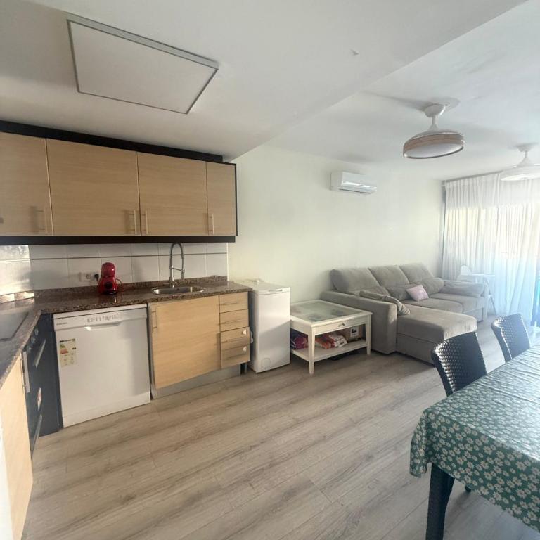 Céntrico con piscina y parking Terraza espaciosa - Apartamento de 3 dormitorios - 5