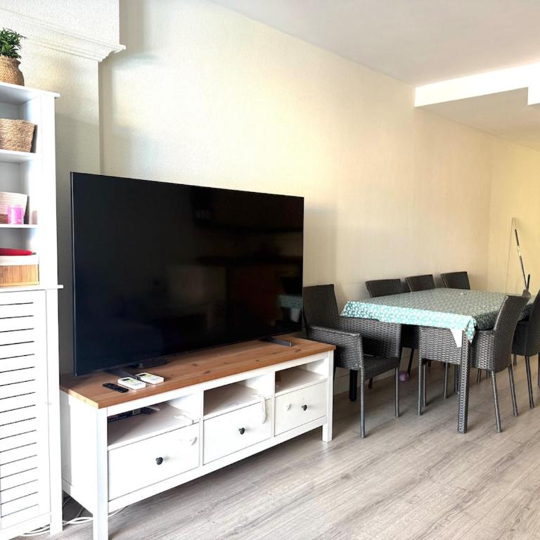 Céntrico con piscina y parking Terraza espaciosa - Apartamento de 3 dormitorios - 38