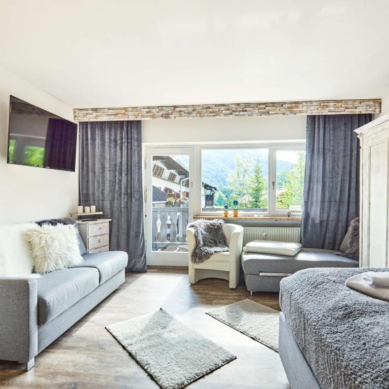 Ferienwohnung Loferblick - Apartment mit Balkon - 1