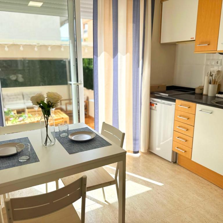 Apt con chill-out, piscina en la azotea a 5 min de la playa y parking privado - Estudio con terraza - 13