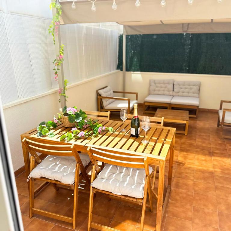 Apt con chill-out, piscina en la azotea a 5 min de la playa y parking privado - Estudio con terraza - 26