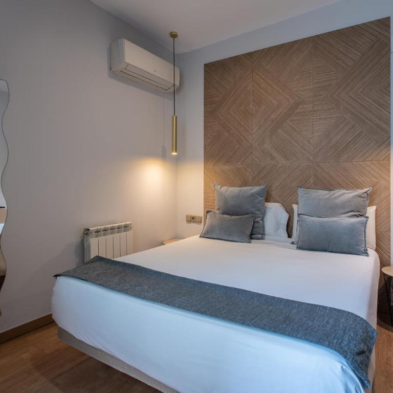 AbraCadabra Suites - Habitación Doble con baño compartido y balcón - 32