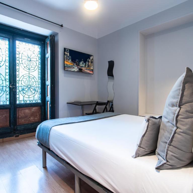 AbraCadabra Suites - Habitación Doble con baño compartido y balcón - 35