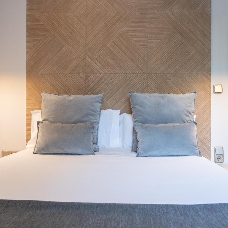AbraCadabra Suites - Habitación Doble con baño compartido y balcón - 29