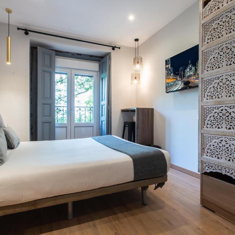 AbraCadabra Suites - Hébergement Double avec Salle de Bains Commune et Balcon - 36