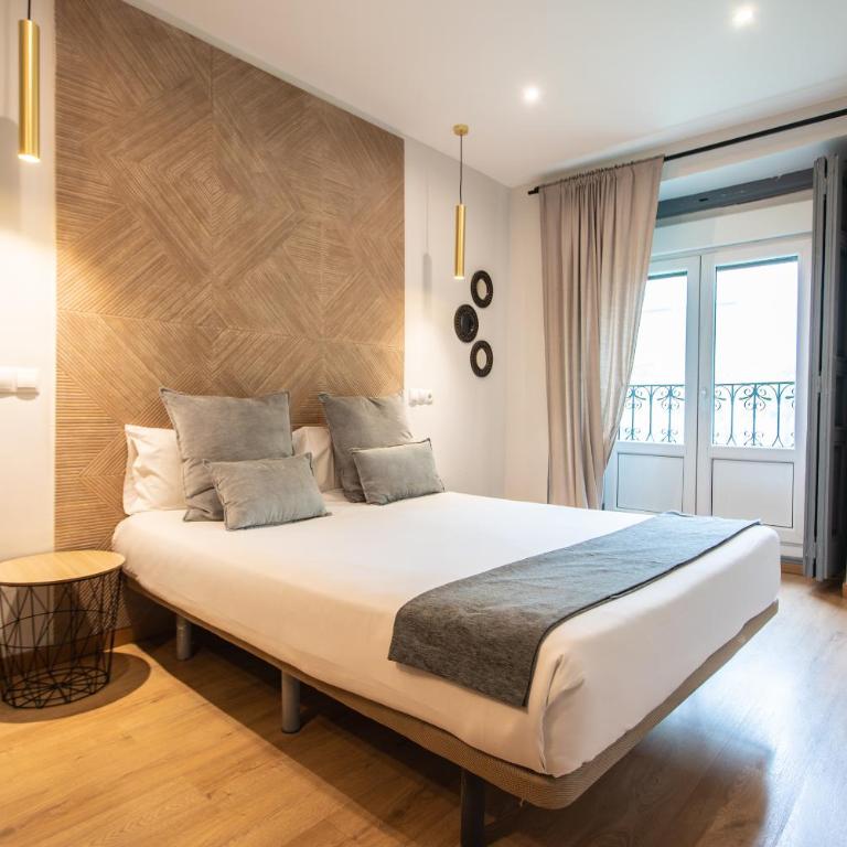AbraCadabra Suites - Hébergement Double avec Salle de Bains Commune et Balcon - 38