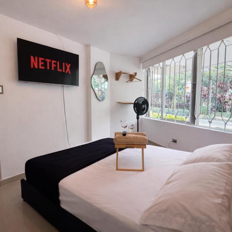 Apartaestudio en Laureles-plaza mayor-Av 33-laundry-wifi - Studio - 6