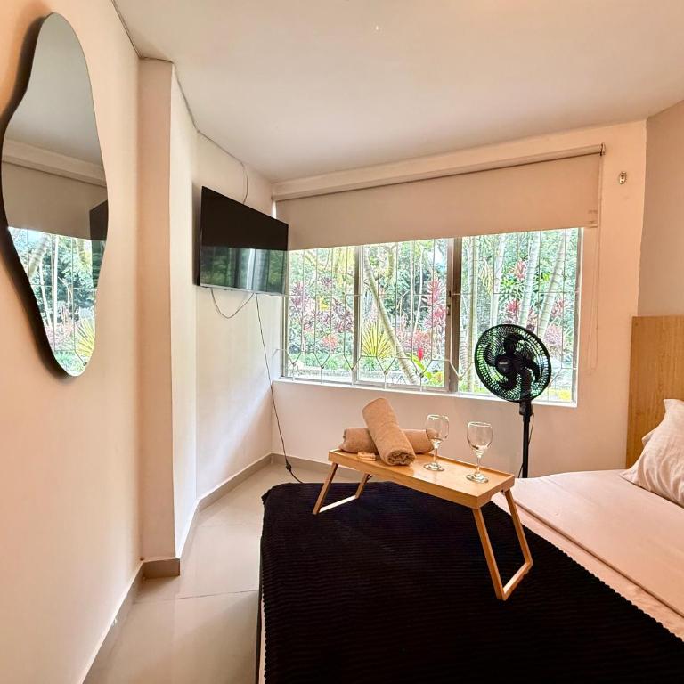 Apartaestudio en Laureles-plaza mayor-Av 33-laundry-wifi - Studio - 2