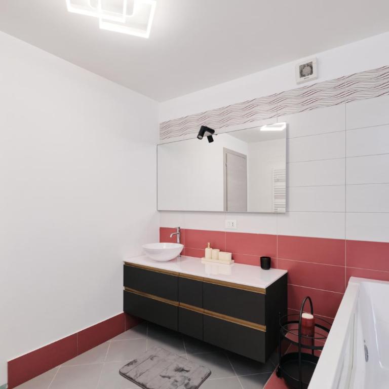 Suite Pordoi Loft di Design con Jacuzzi By HÔTEA - Appartamento con 1 Camera da Letto - 8