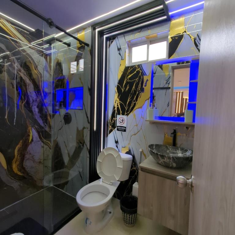 18th-Floor Apartment with a View, 3 Bedrooms, Near the Airport - Apartment - 15