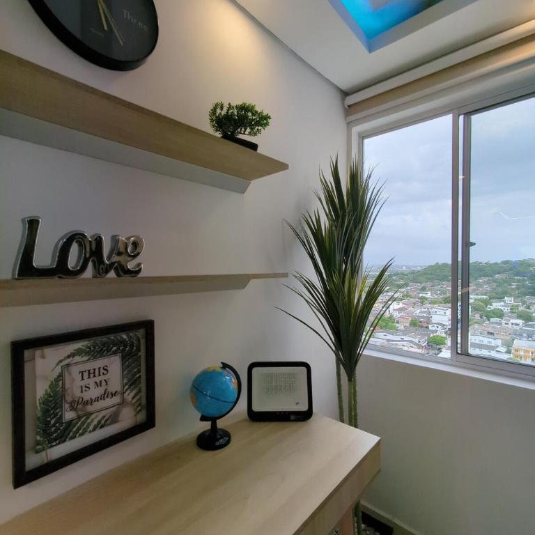 18th-Floor Apartment with a View, 3 Bedrooms, Near the Airport - Apartment - 25