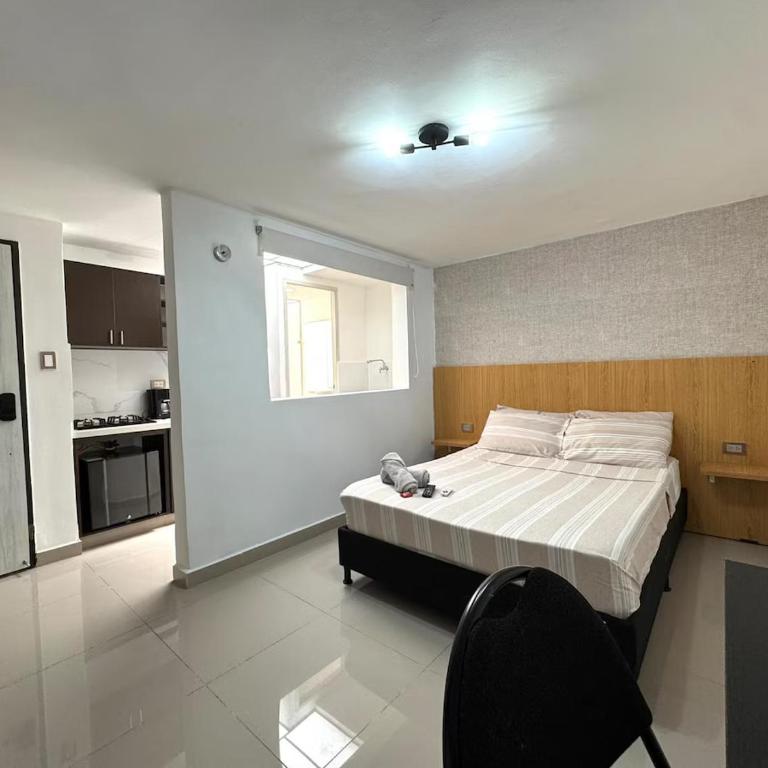 Apartaestudio en Laureles-plaza mayor-Av 33-laundry-wifi - Studio - 13