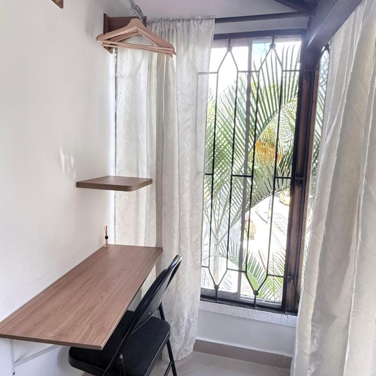 Apartaestudio en Laureles-plaza mayor-Av 33-laundry-wifi - Studio - 8