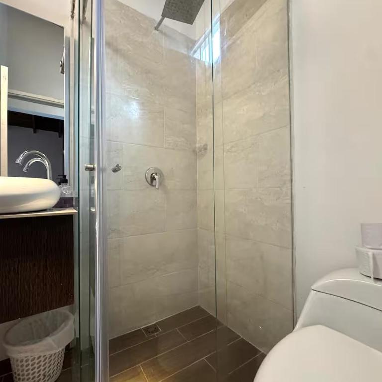 Apartaestudio en Laureles-plaza mayor-Av 33-laundry-wifi - Studio - 2