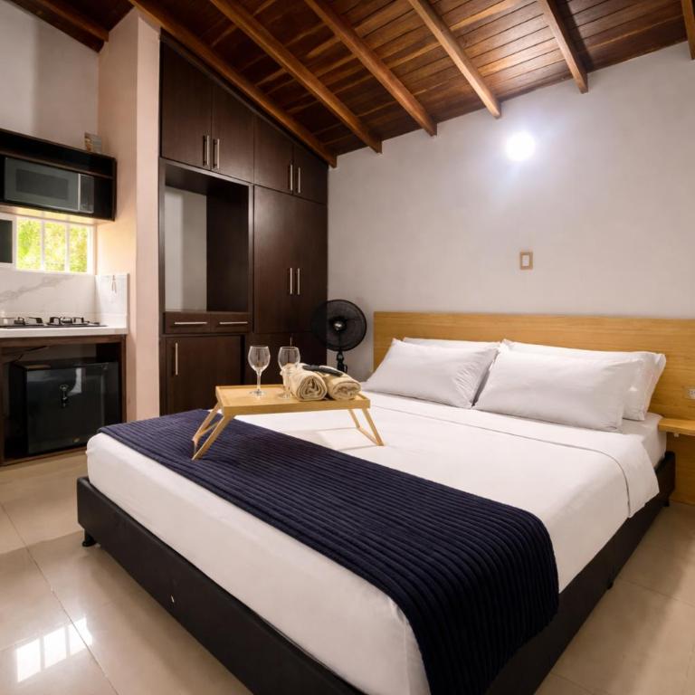 Apartaestudio en Laureles-plaza mayor-Av 33-laundry-wifi - Studio - 4