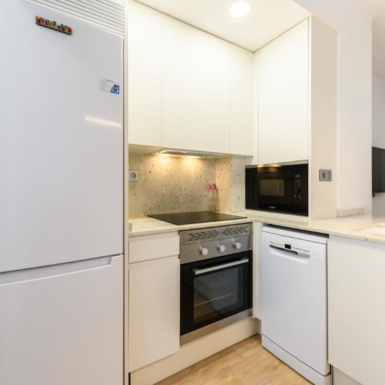 HMA121B - Amplio Piso 2 dormitorios y 2 baños en Ciudad Lineal, Madrid - Alquiler temporal - Two-Bedroom Apartment - 19