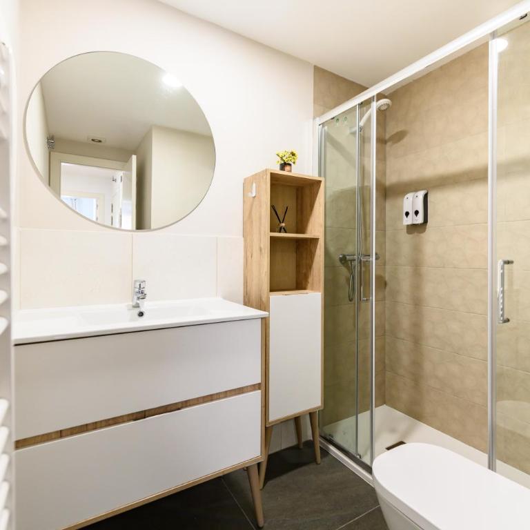 HMA121B - Amplio Piso 2 dormitorios y 2 baños en Ciudad Lineal, Madrid - Alquiler temporal - Two-Bedroom Apartment - 10