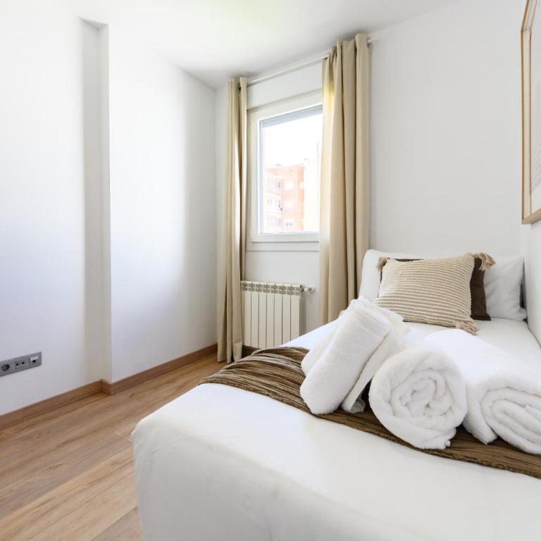 HMA121B - Amplio Piso 2 dormitorios y 2 baños en Ciudad Lineal, Madrid - Alquiler temporal - Two-Bedroom Apartment - 37
