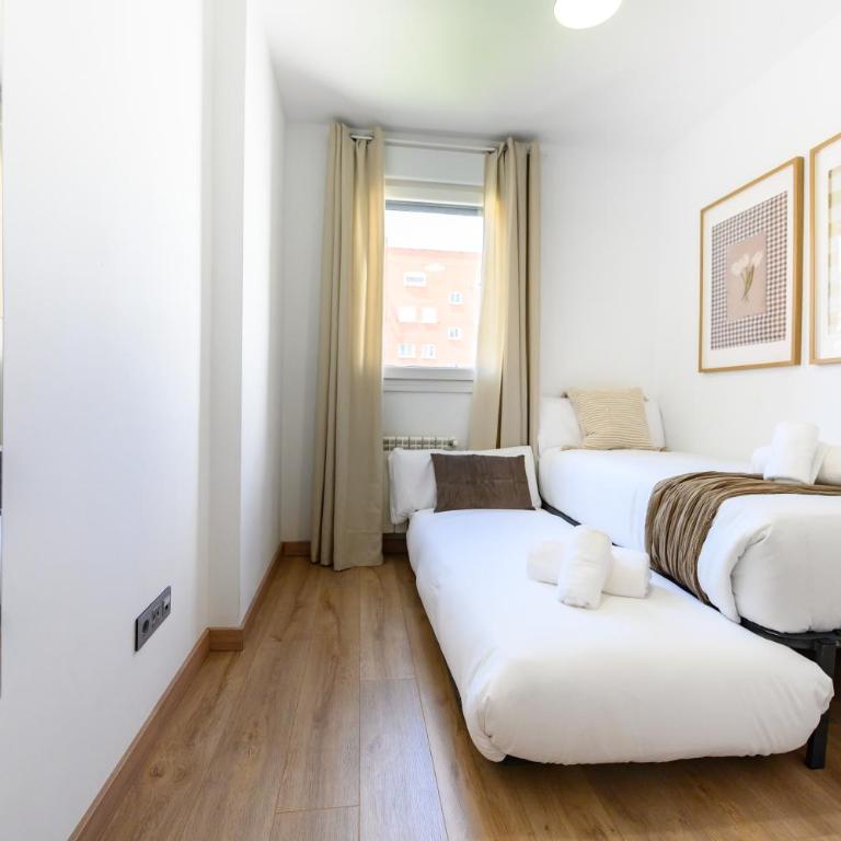 HMA121B - Amplio Piso 2 dormitorios y 2 baños en Ciudad Lineal, Madrid - Alquiler temporal - Two-Bedroom Apartment - 9