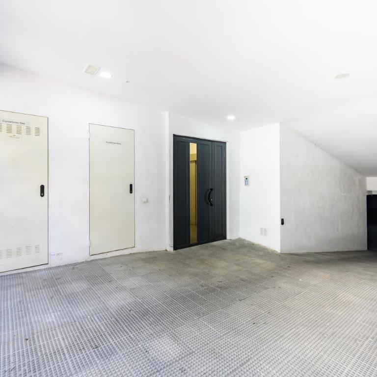 HMA121B - Amplio Piso 2 dormitorios y 2 baños en Ciudad Lineal, Madrid - Alquiler temporal - Two-Bedroom Apartment - 55