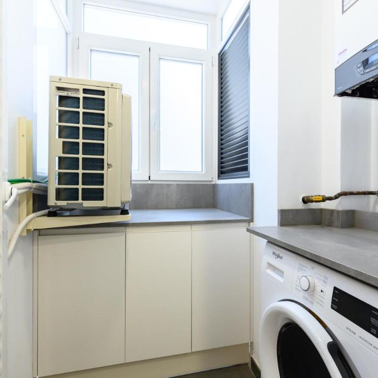 HMA121B - Amplio Piso 2 dormitorios y 2 baños en Ciudad Lineal, Madrid - Alquiler temporal - Two-Bedroom Apartment - 25