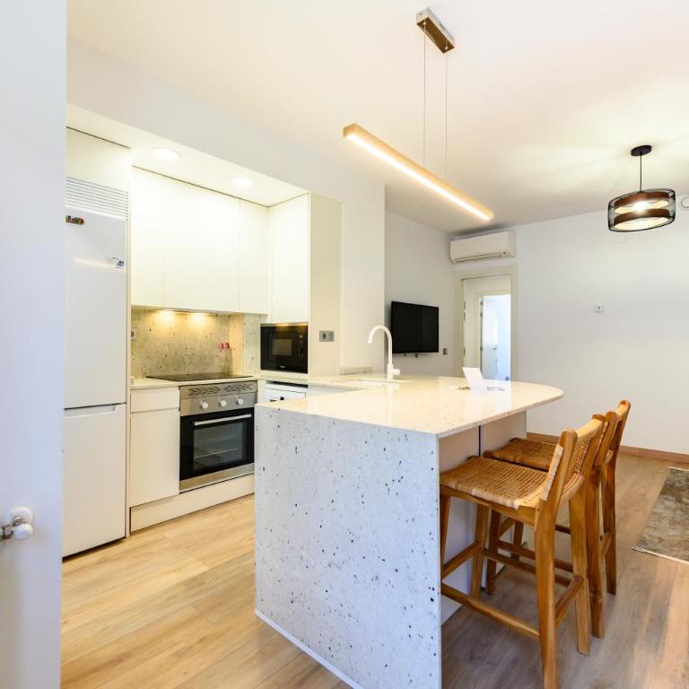 HMA121B - Amplio Piso 2 dormitorios y 2 baños en Ciudad Lineal, Madrid - Alquiler temporal - Two-Bedroom Apartment - 17